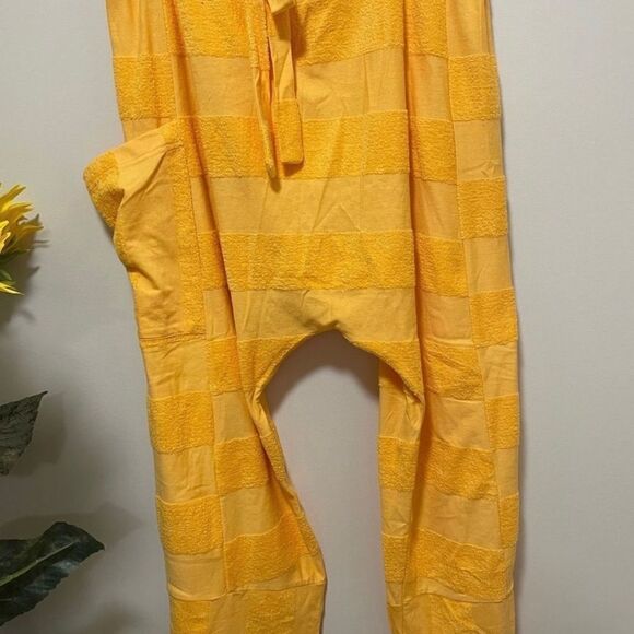 NWT
New Free People Beach Island Set Size S MSRP: $128
Yellow Top and pants - Picture 4 of 10